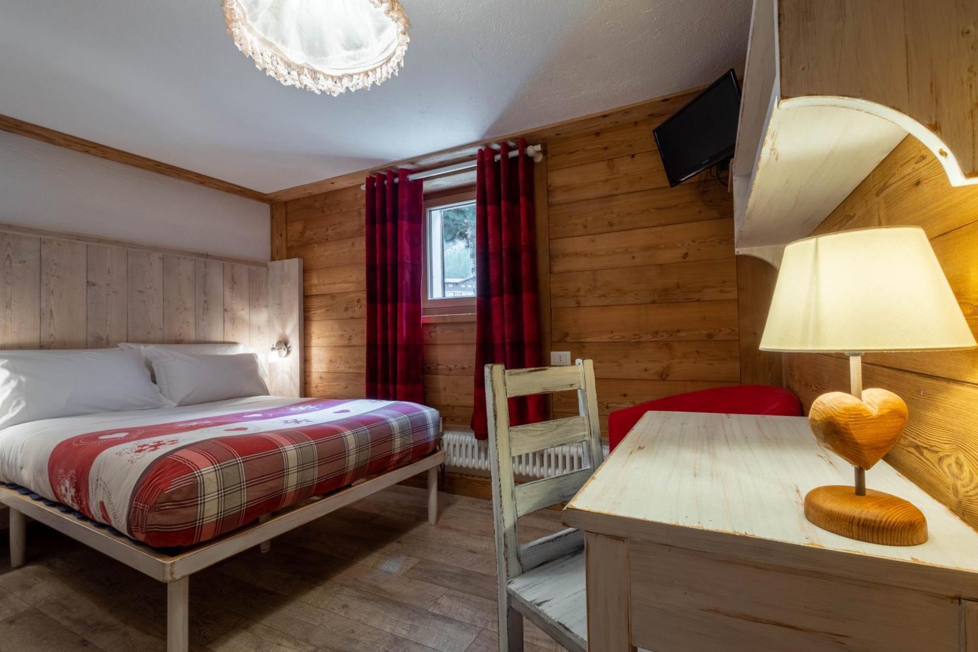 Petit Dahu - Et Restaurant Hotel 2*